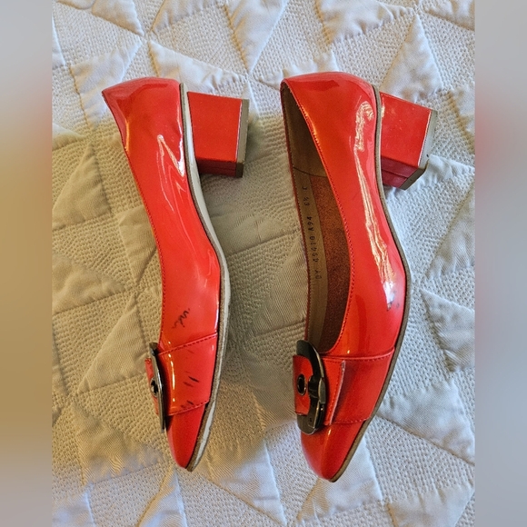 Salvatore Ferragamo Orange Patent Leather Block Heels, Size 6.5 - Picture 8 of 12